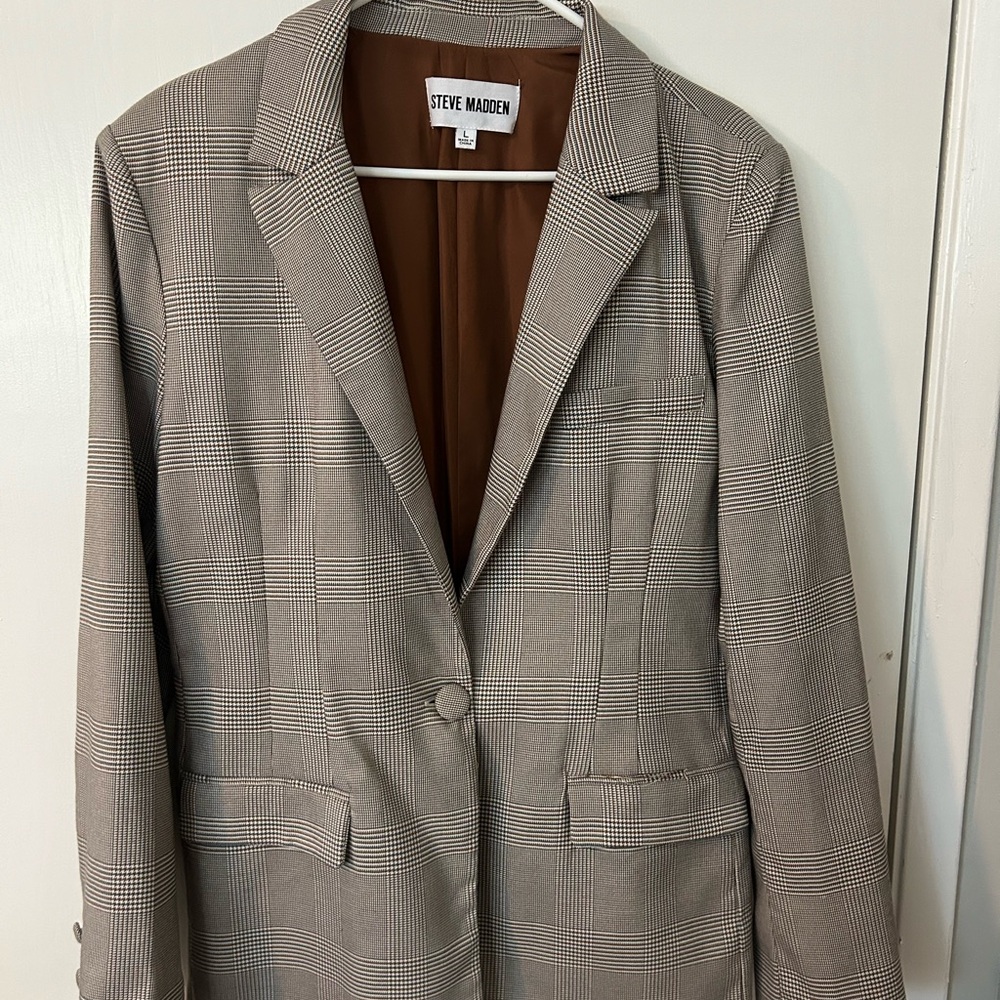 Steve Madden Plaid Blazer in Tan and White